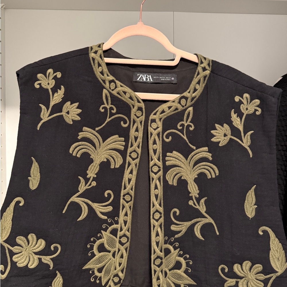 Zara Black and green Embroidered Vest XXL - Picture 2 of 6